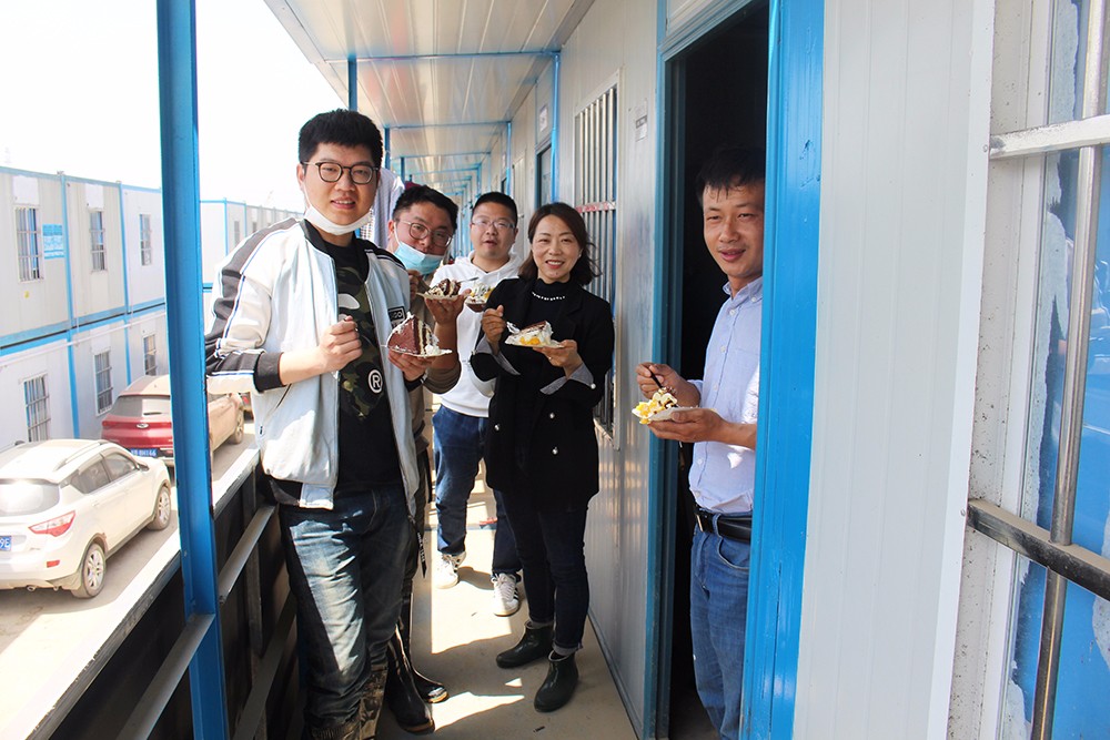 歐感科技｜工地暖心生日，傳遞企業(yè)溫情！